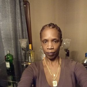 Meet your Posher, Cassandra